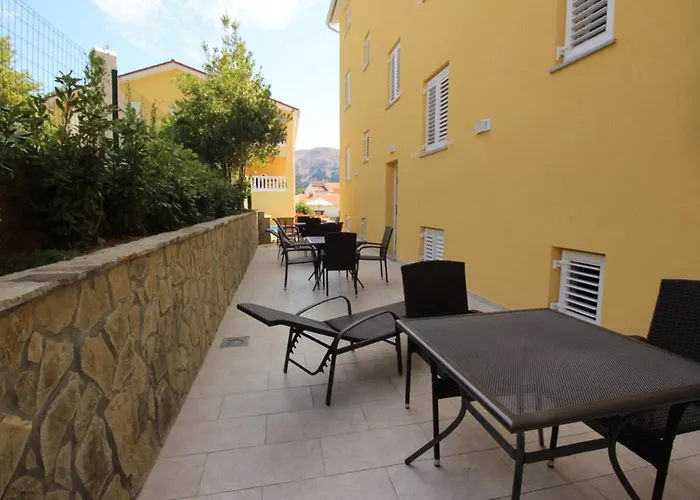 House Gorica 2 - Underground Level Pensjonat Baška