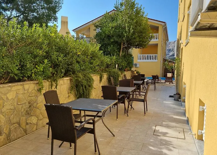 House Gorica 2 - Underground Level Pensjonat Baška